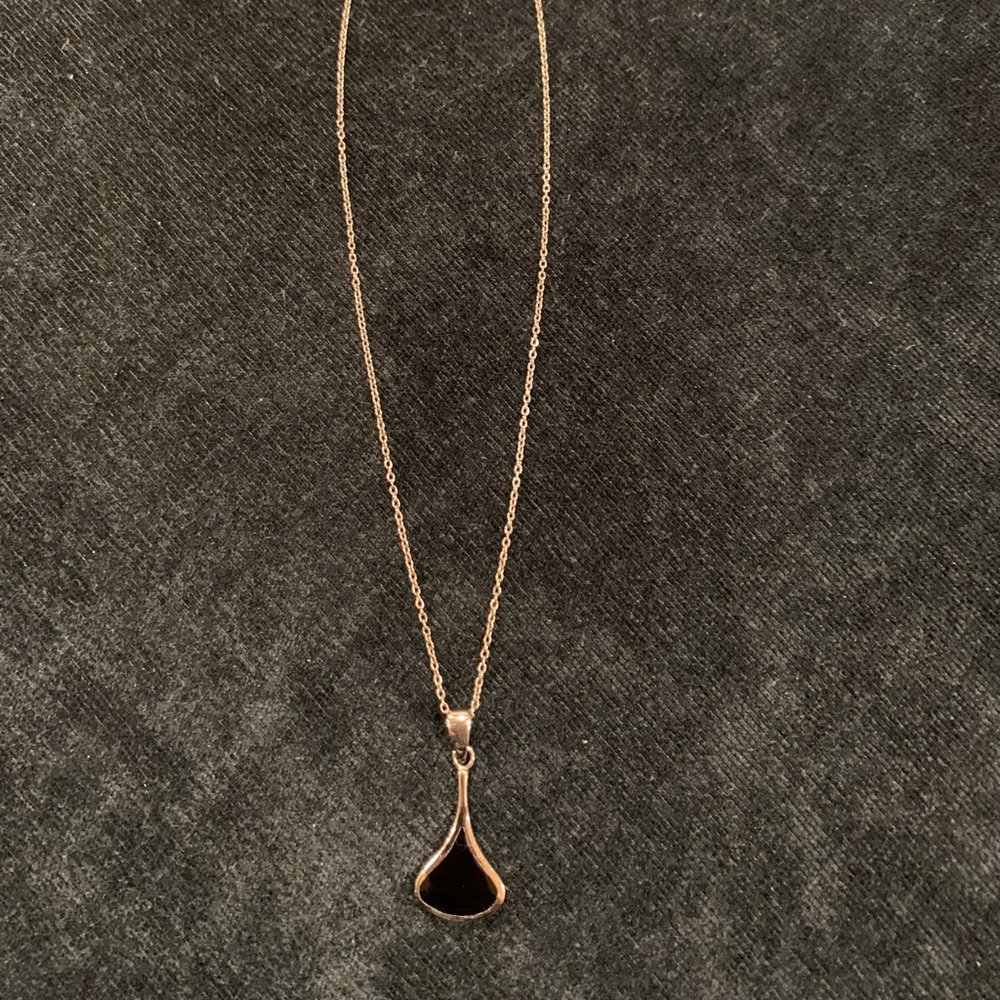 Sterling silver and black onyx pendant and chain